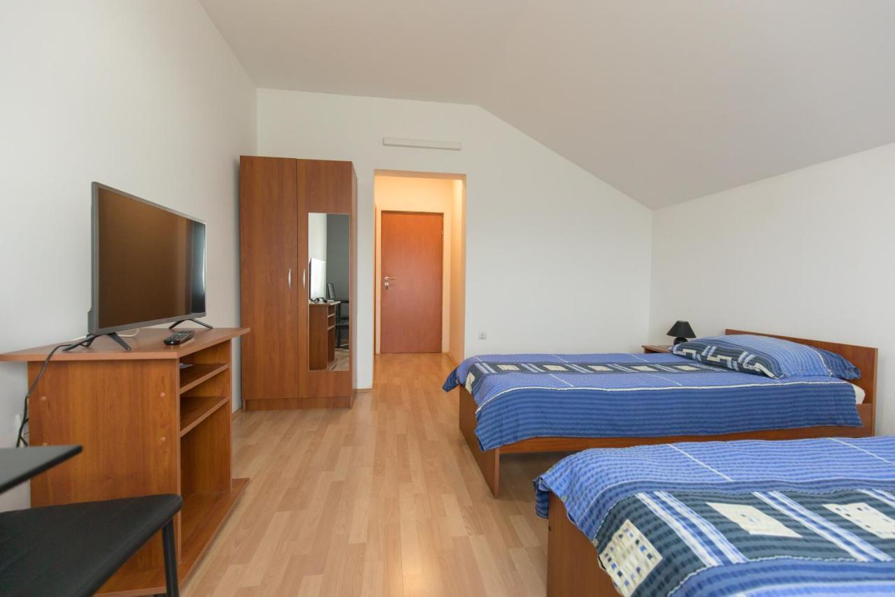 Guesthouse Capistro Bilje Extérieur photo