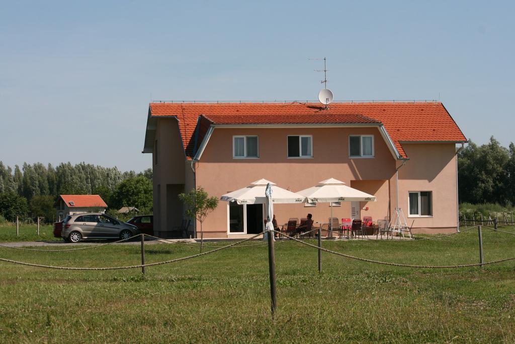 Guesthouse Capistro Bilje Extérieur photo
